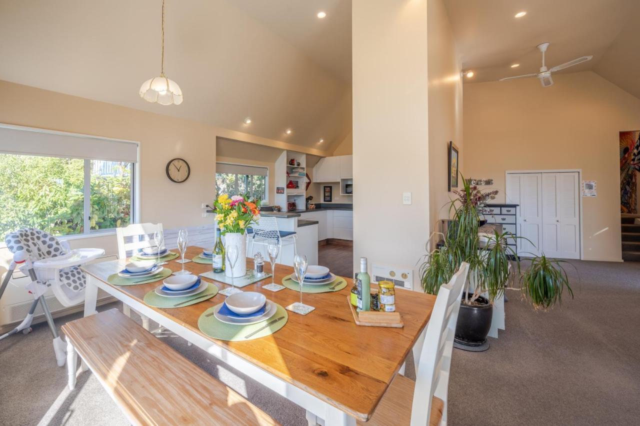 Rose On The Bay - Akaroa Holiday Home Extérieur photo