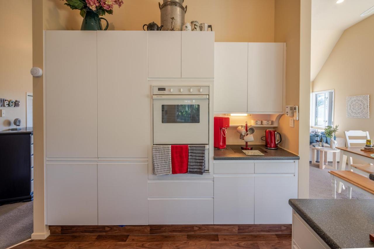 Rose On The Bay - Akaroa Holiday Home Extérieur photo